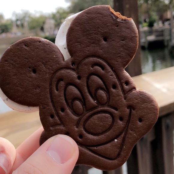 Meet your Posher, Louis - Picture 1 of 1